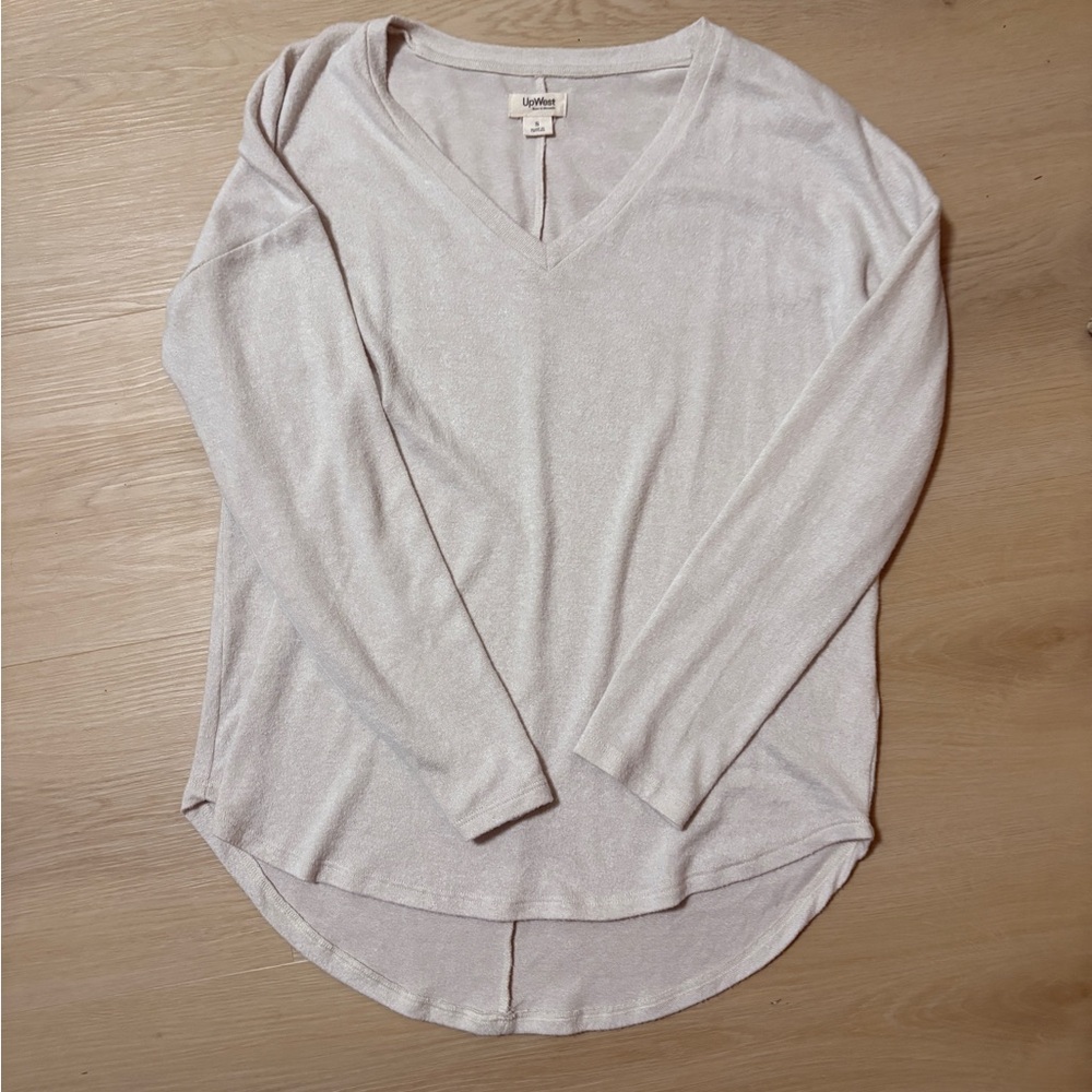EUC Women's Oatmeal UpWest V-Neck Top